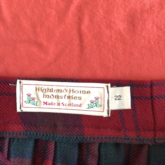 Men’s red and green plaid kilt - Picture 5 of 6